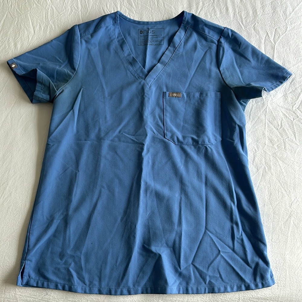Figs Ceil Blue Pocket Scrub Top